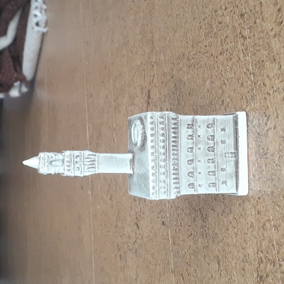 Vintage ceramic liquor containers depicting Florence, Genoa and Pisa and Venice. - Picture 6 of 11